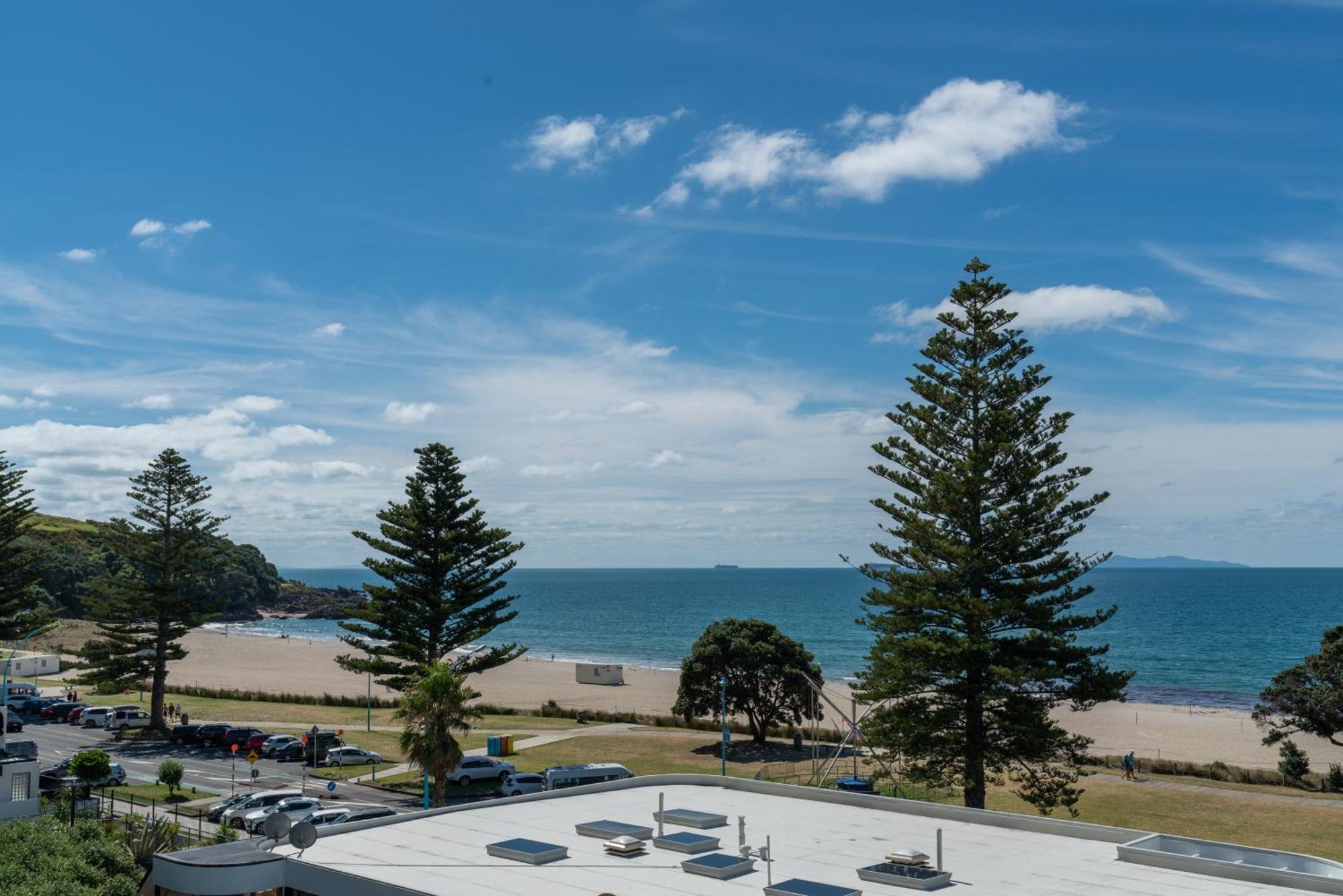 Ocean View Beach Escape - Top Floor Apartments, Mt Maunganui Base Mount Maunganui Dış mekan fotoğraf