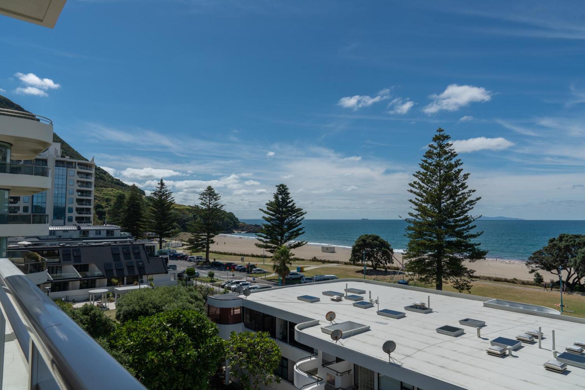 Ocean View Beach Escape - Top Floor Apartments, Mt Maunganui Base Mount Maunganui Dış mekan fotoğraf
