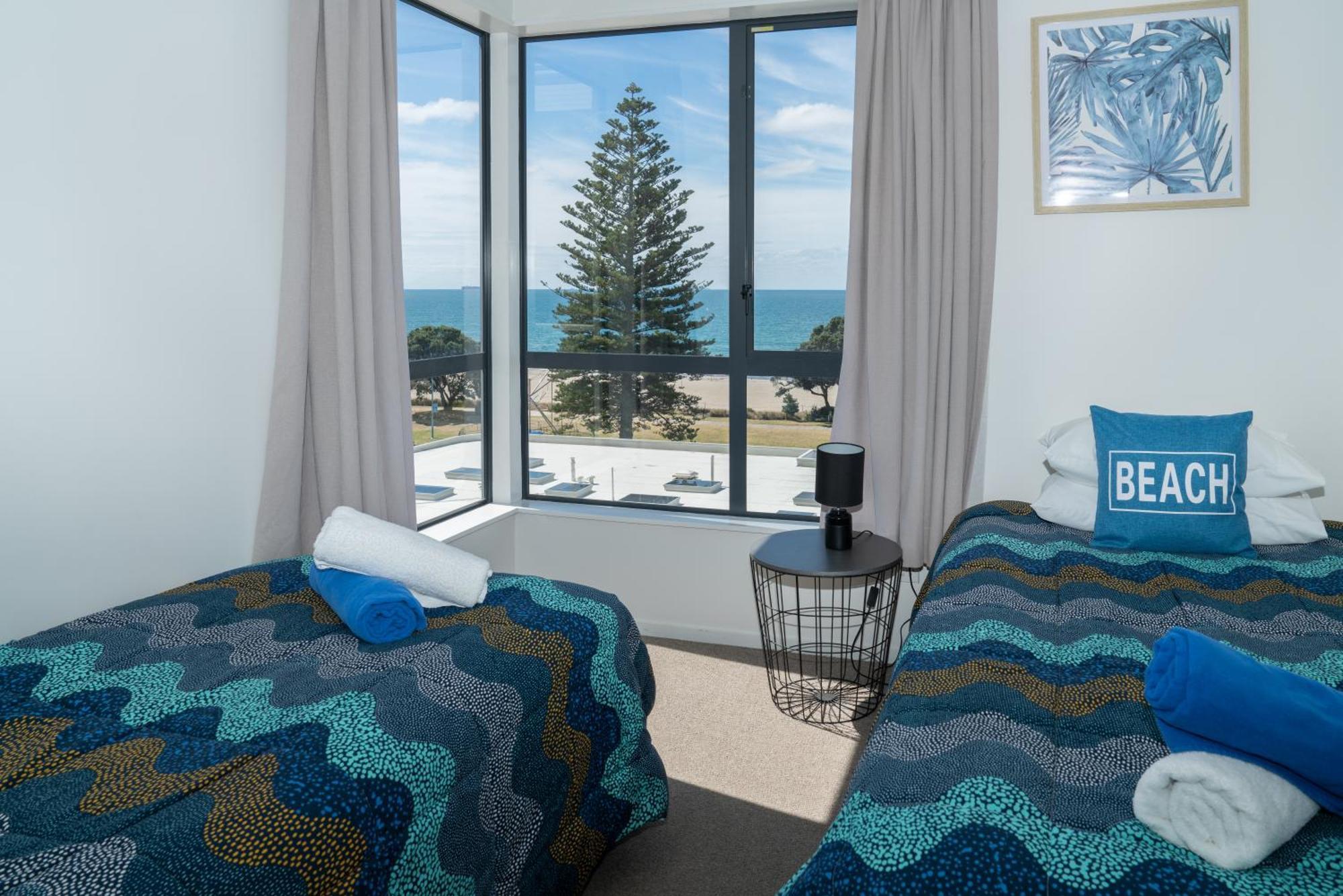 Ocean View Beach Escape - Top Floor Apartments, Mt Maunganui Base Mount Maunganui Oda fotoğraf